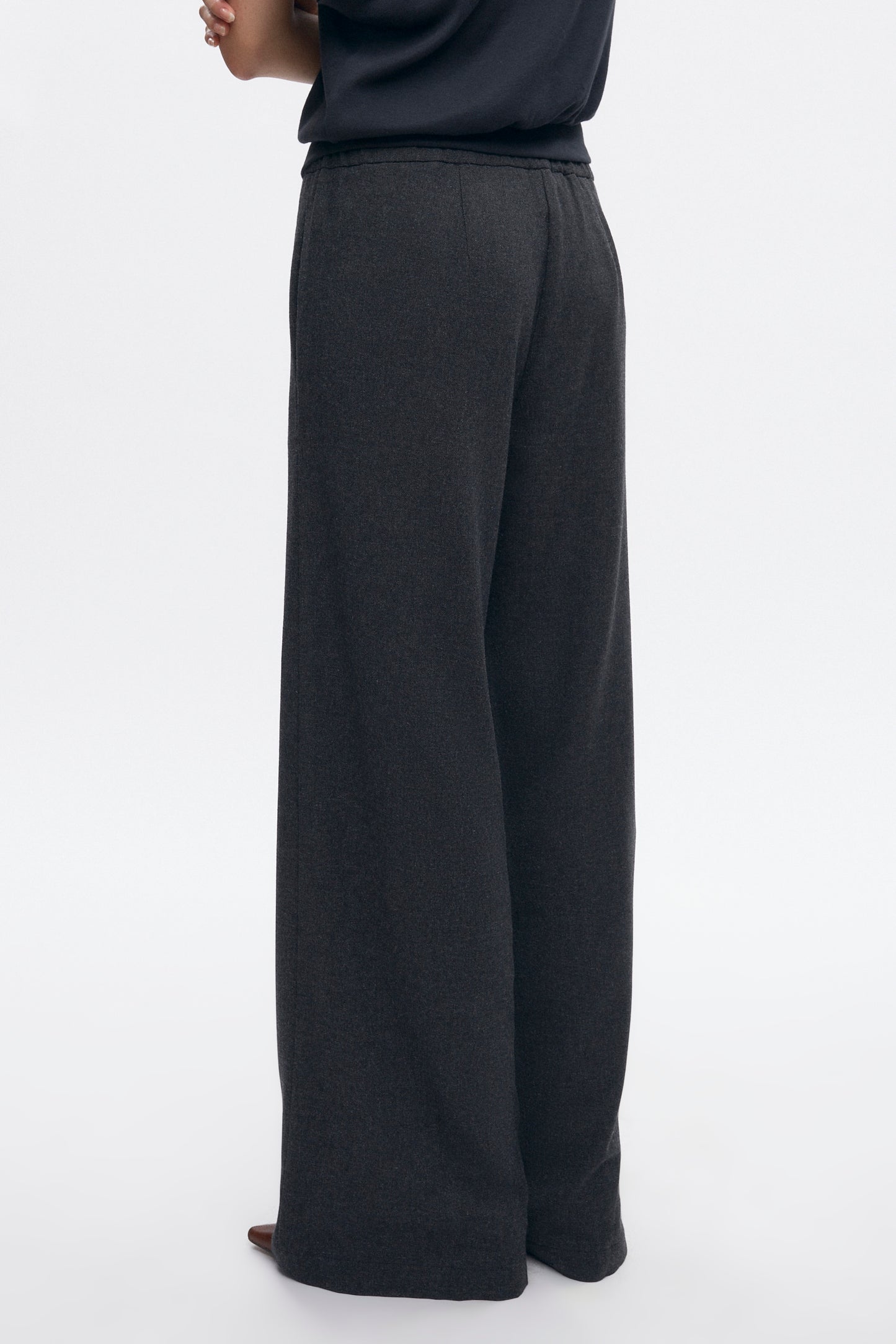 Women's Wool Pull on Pant in Charcoal