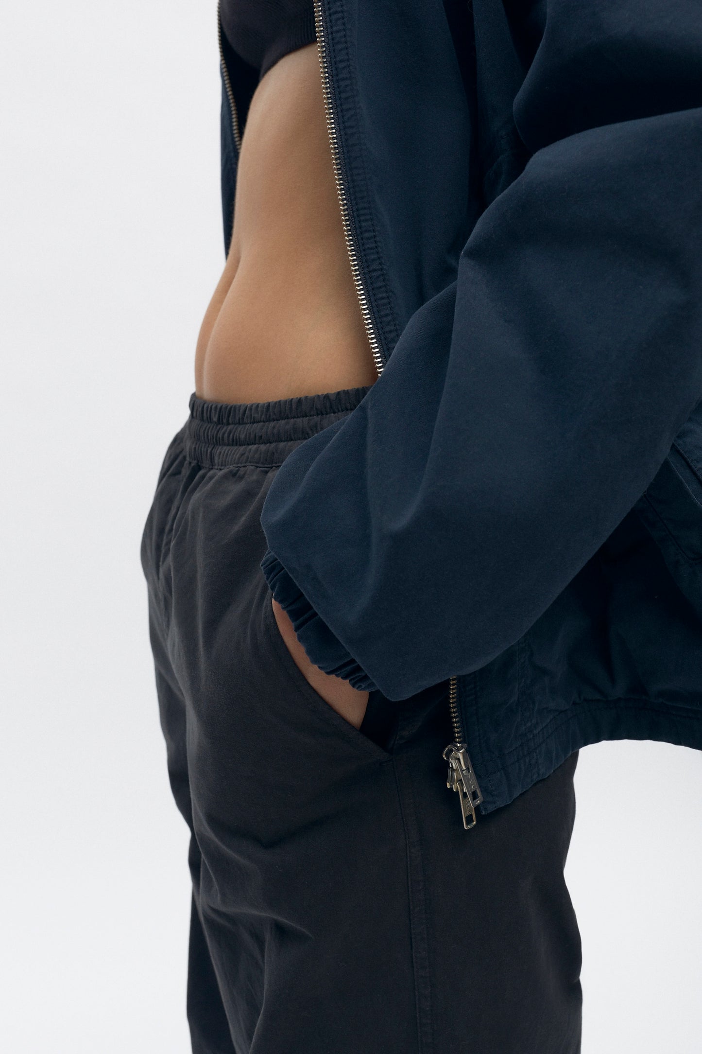 Women's Tefnut Cargo Pants in Black