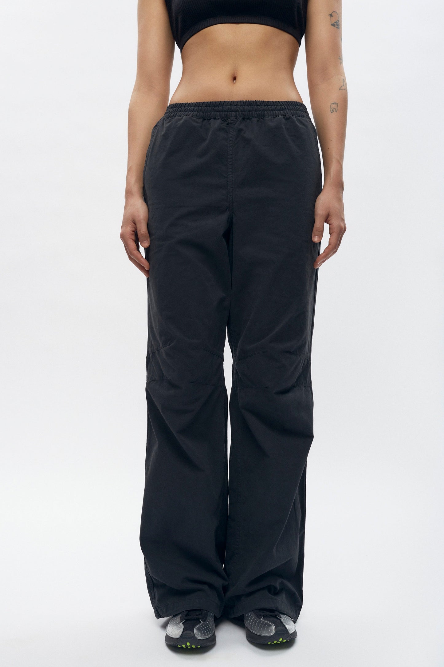 Women's Tefnut Cargo Pants in Black