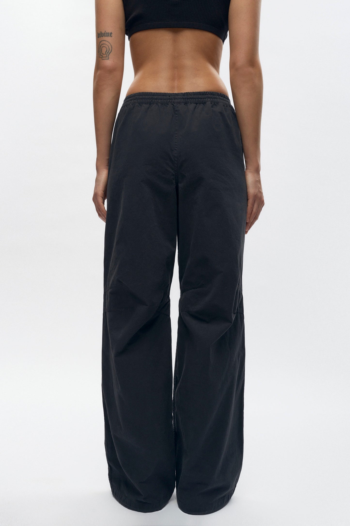 Women's Tefnut Cargo Pants in Black