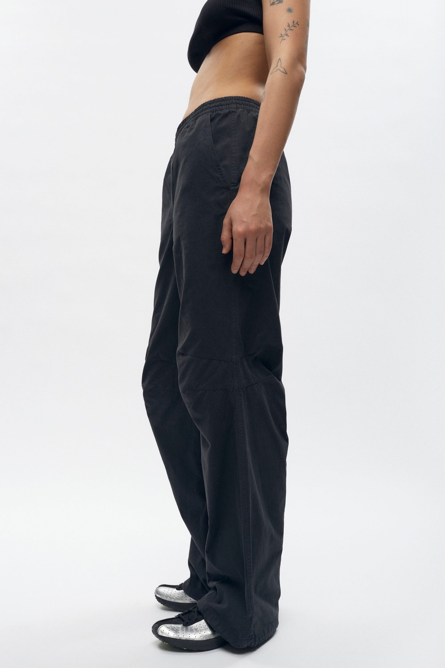 Women's Tefnut Cargo Pants in Black