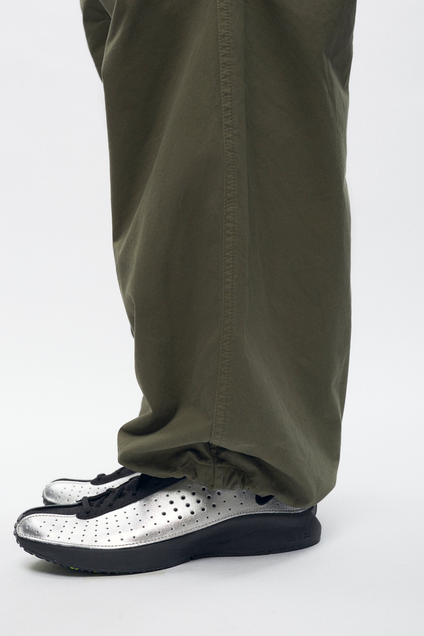 Women's Tefnut Cargo Pants in Olive