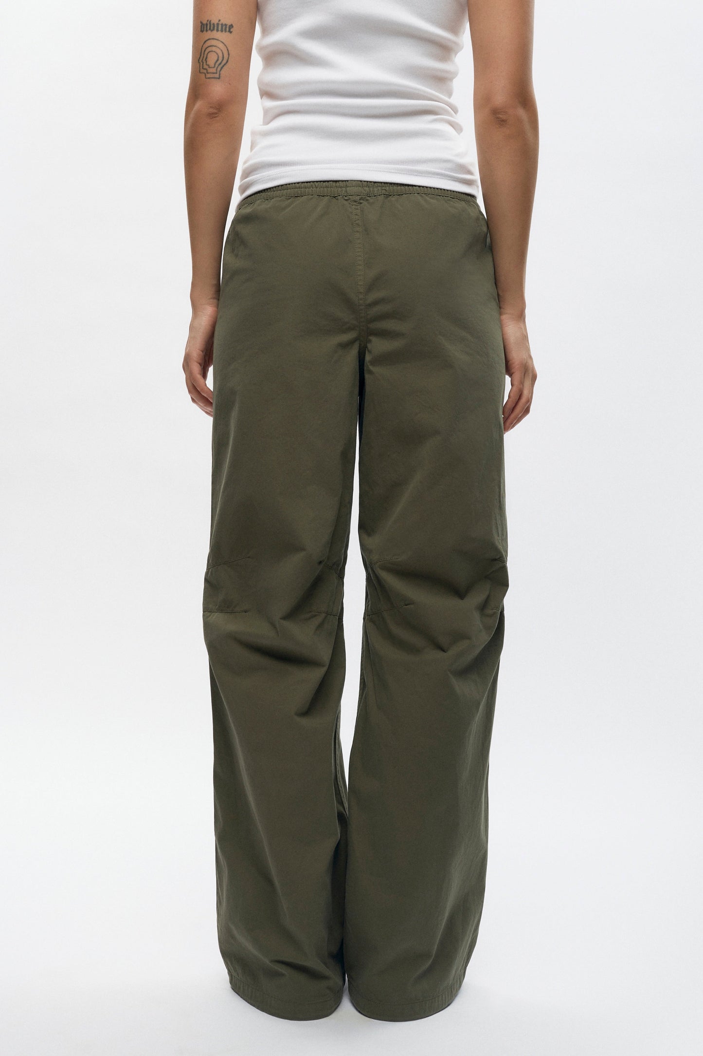 Women's Tefnut Cargo Pants in Olive