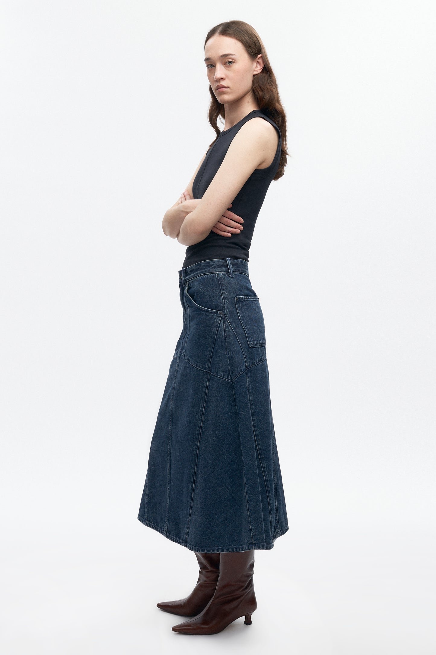 Women's Trace Denim Skirt in Mid Wash