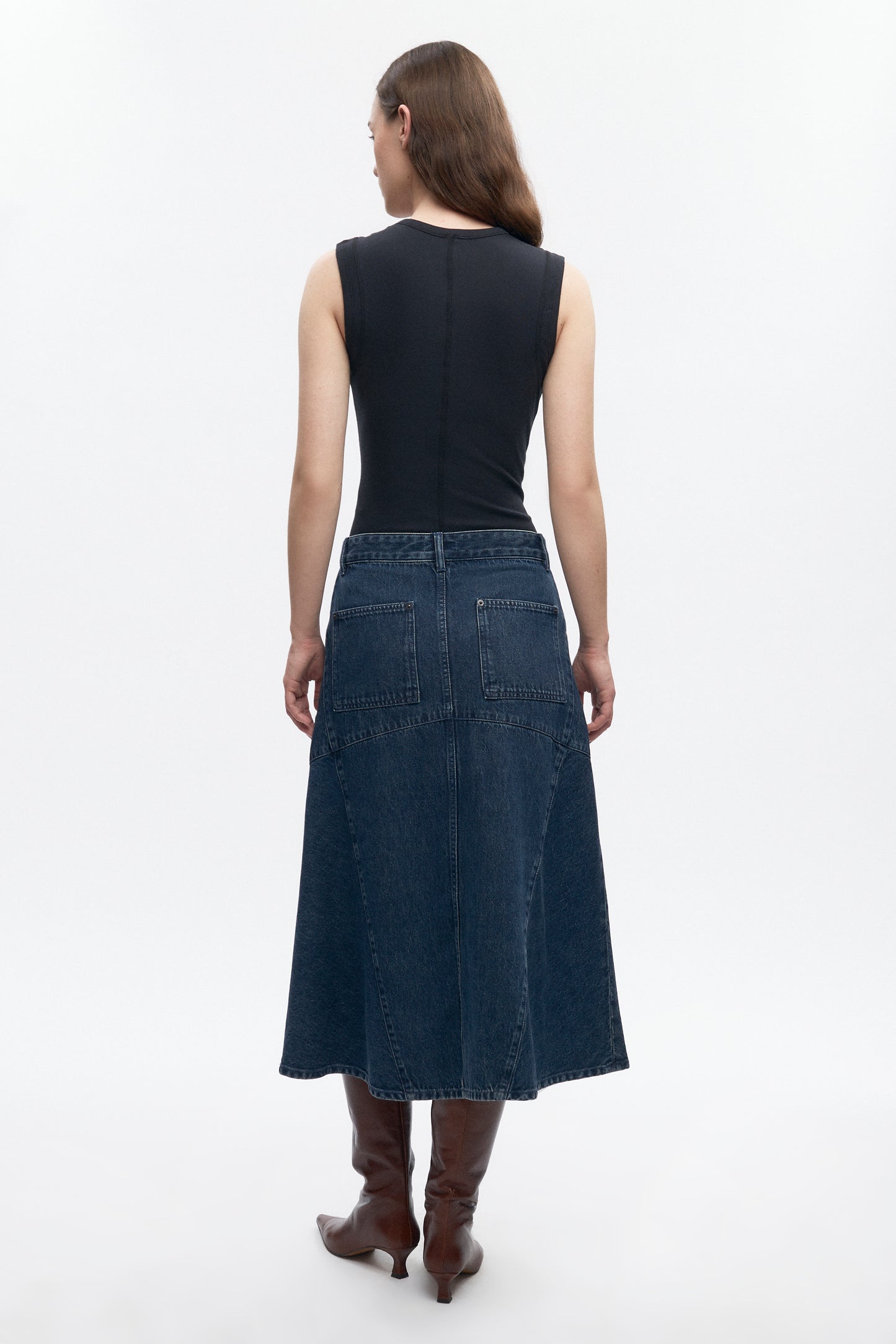 Women's Trace Denim Skirt in Mid Wash
