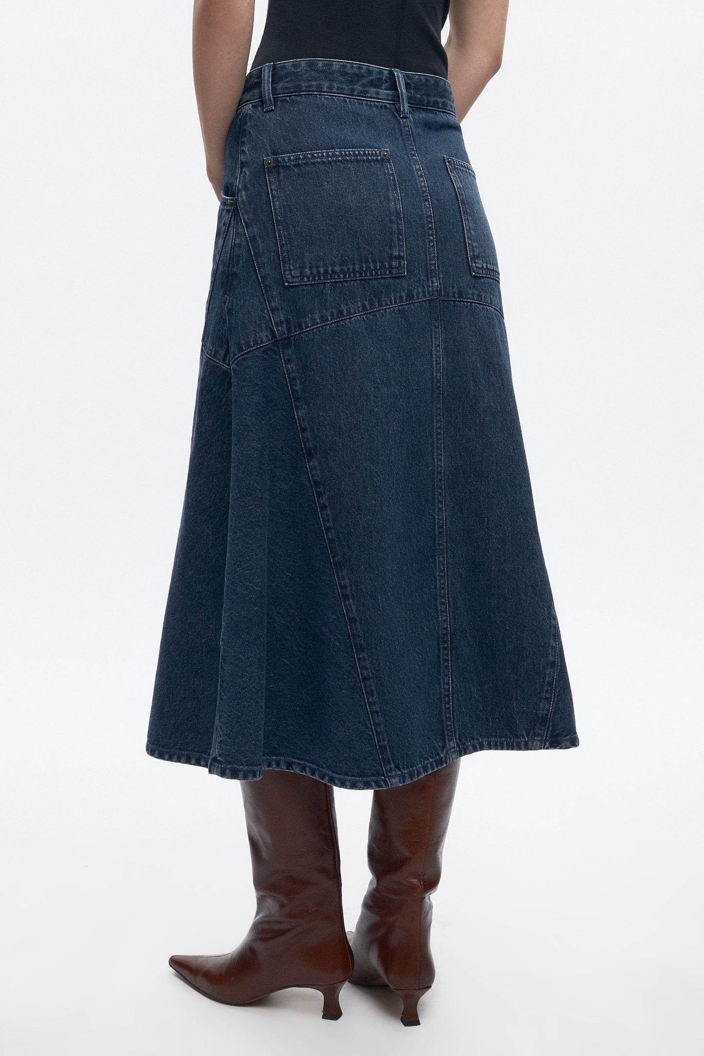 Women's Trace Denim Skirt in Mid Wash