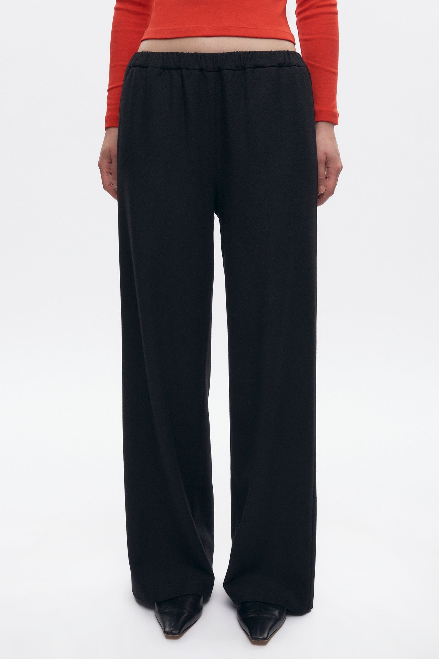 Women's Wool Pull on Pant in Black