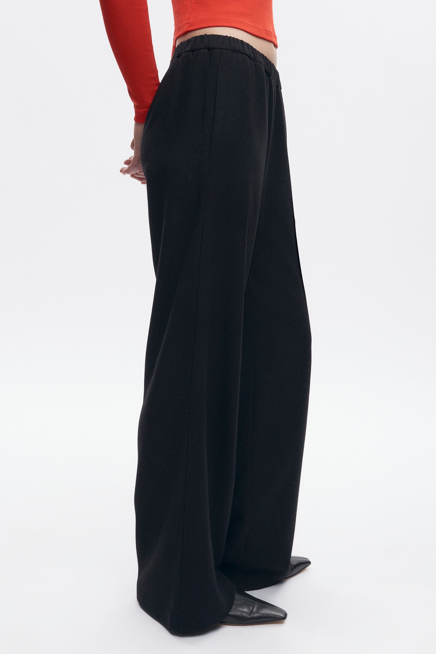 Women's Wool Pull on Pant in Black