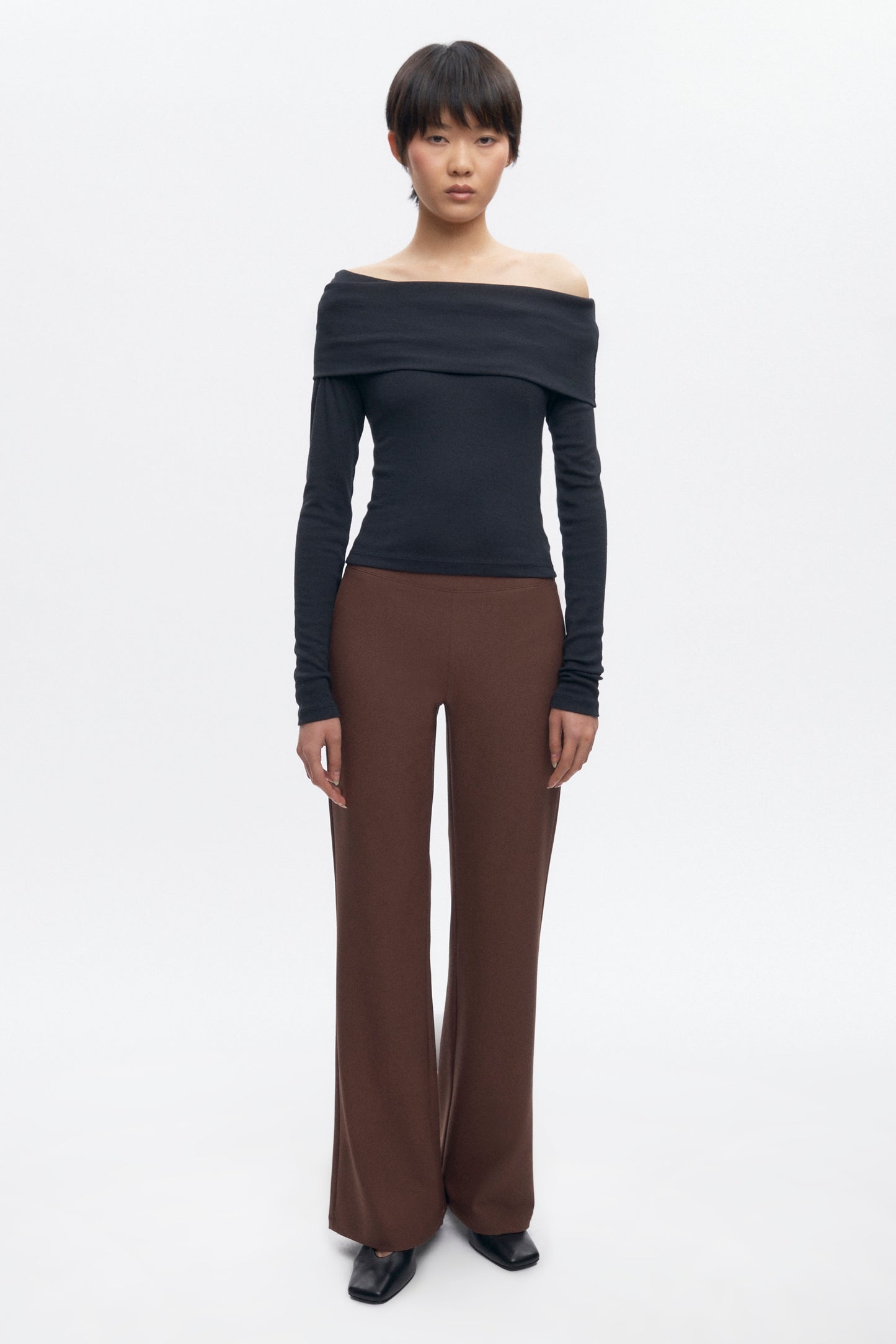 Women's Zahra Off Shoulder Longsleeve in Black