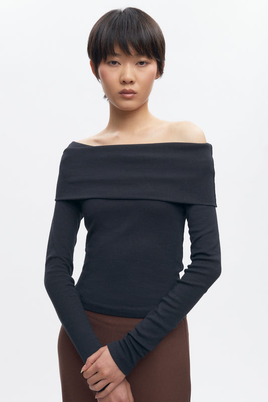 Women's Zahra Off Shoulder Longsleeve in Black