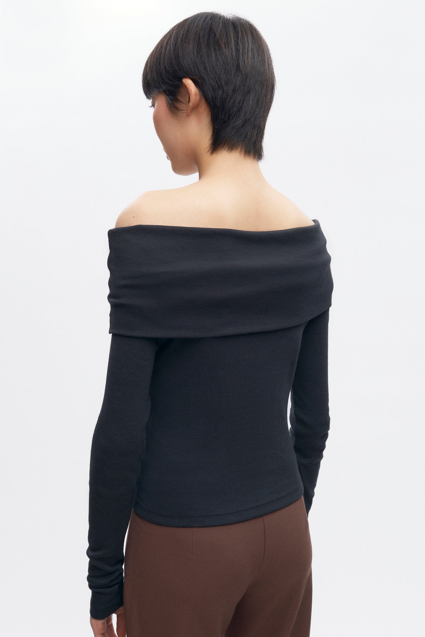 Women's Zahra Off Shoulder Longsleeve in Black