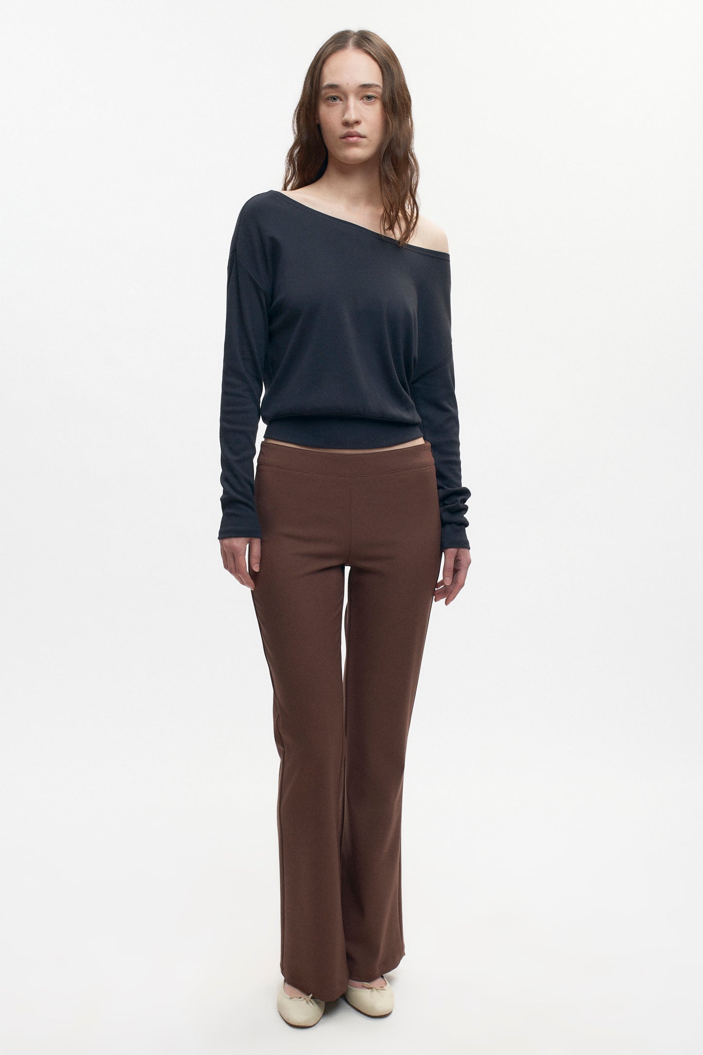 Women's Zahra Slouch Longsleeve in Black