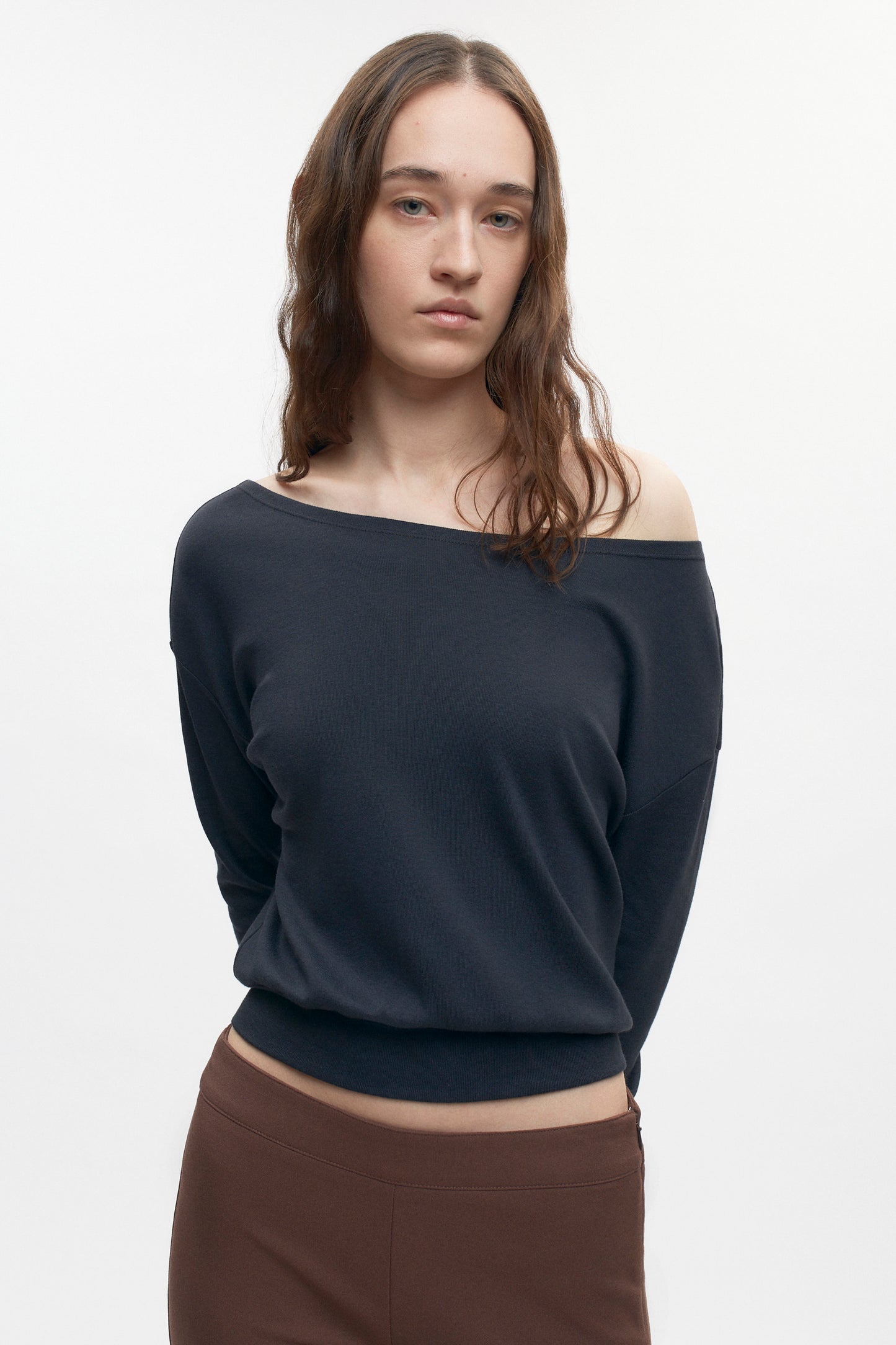 Women's Zahra Slouch Longsleeve in Black