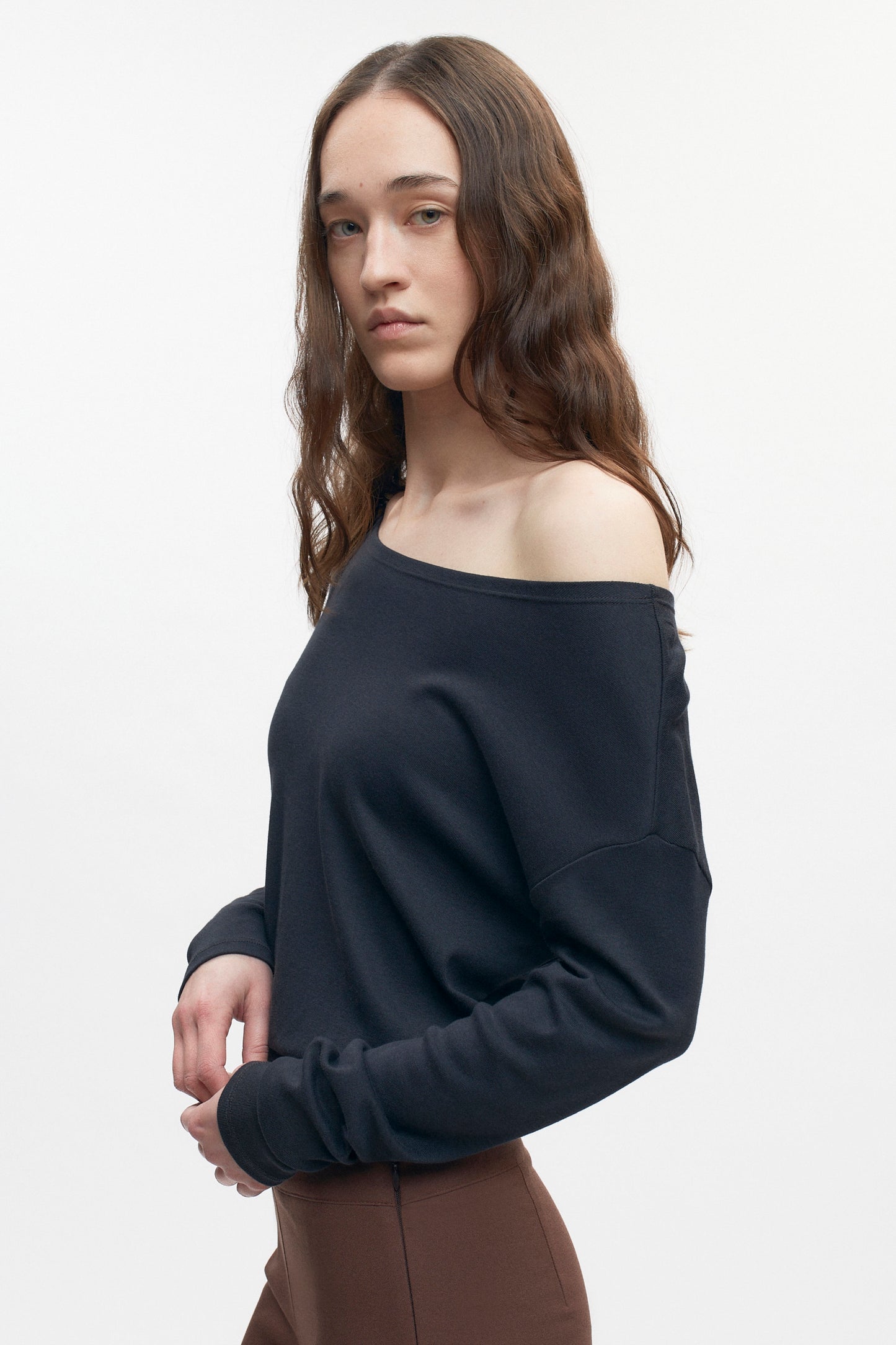 Women's Zahra Slouch Longsleeve in Black