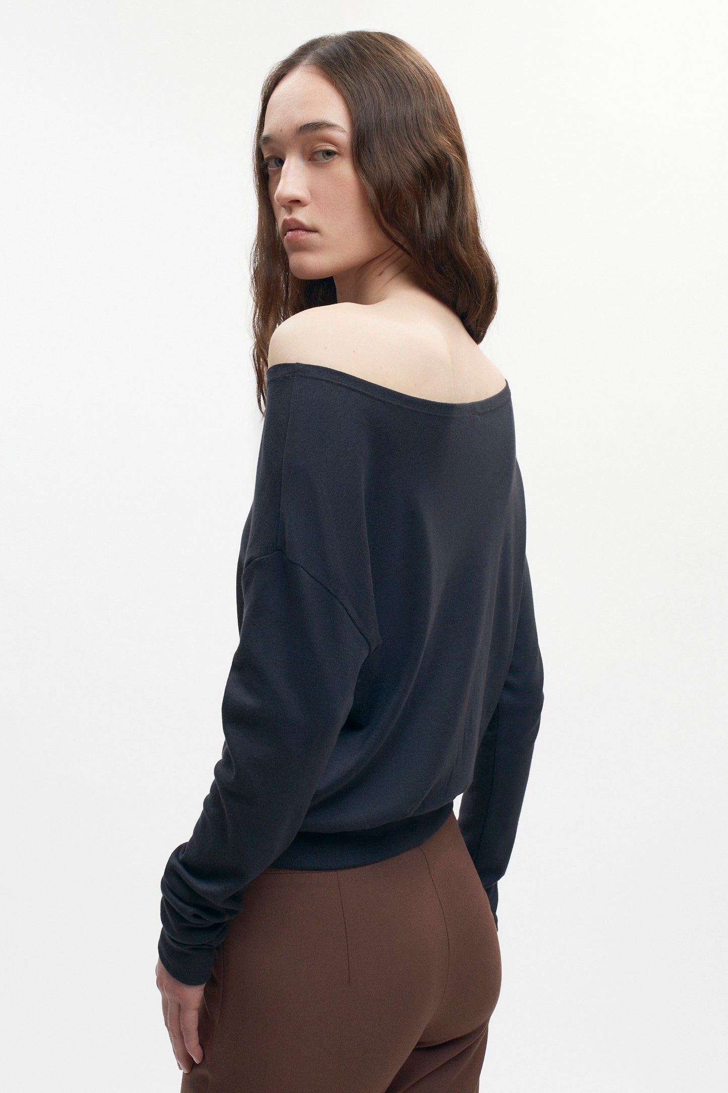 Women's Zahra Slouch Longsleeve in Black