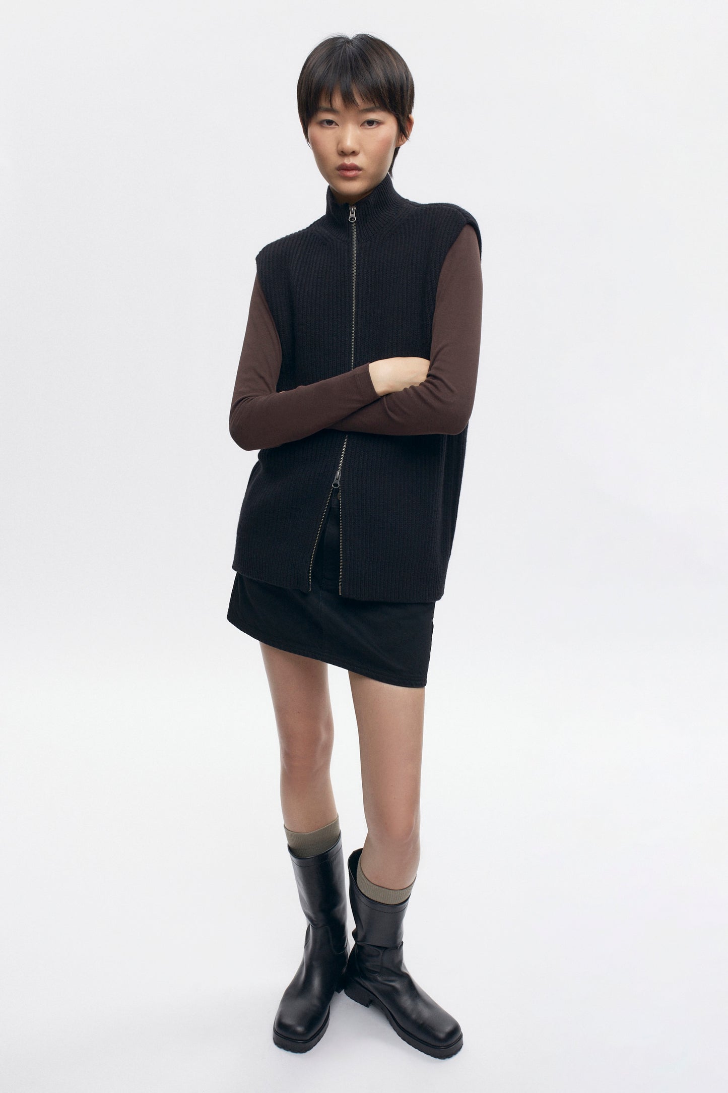 Women's Zip Sweater Vest in Black