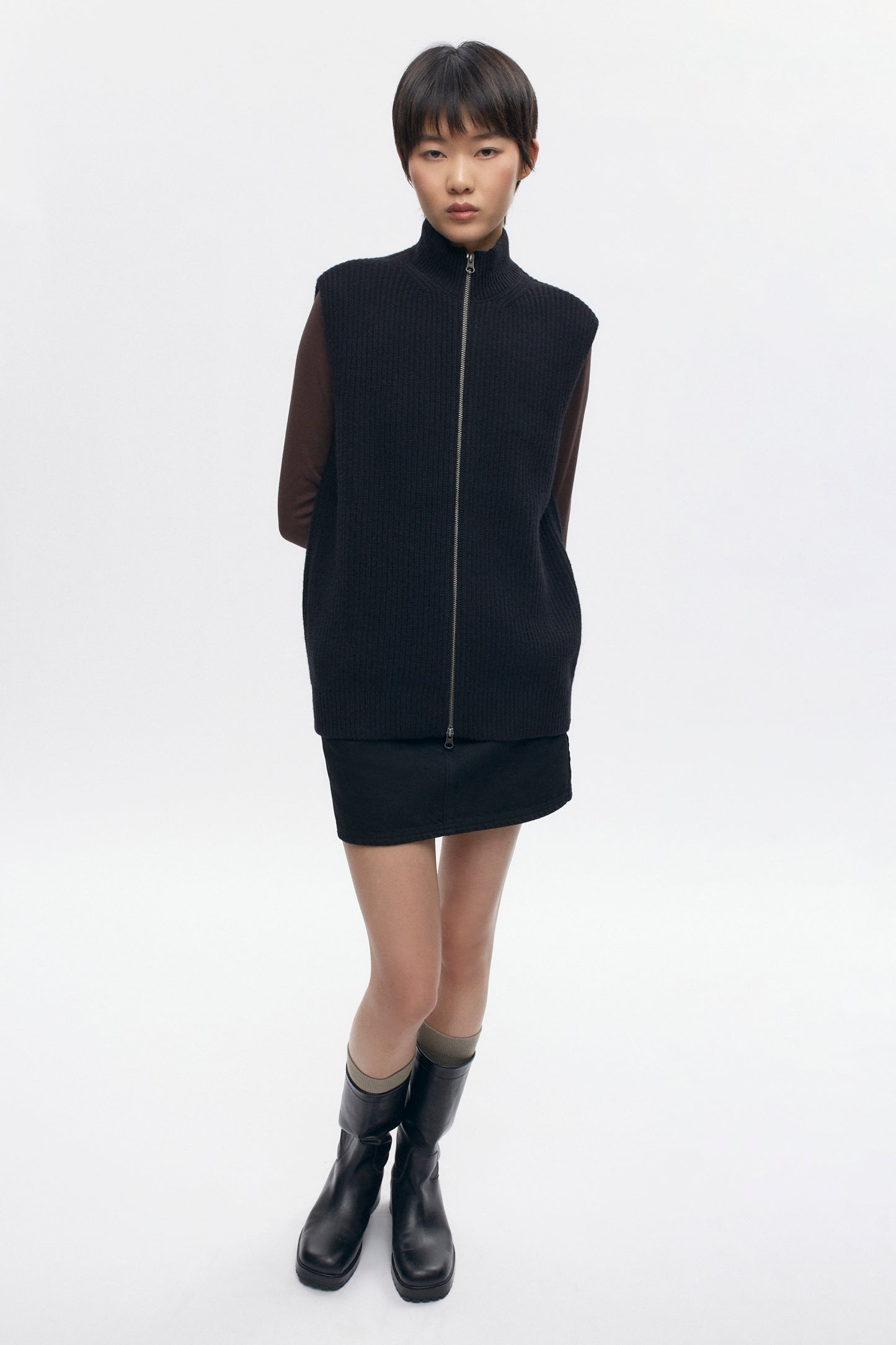 Women's Zip Sweater Vest in Black