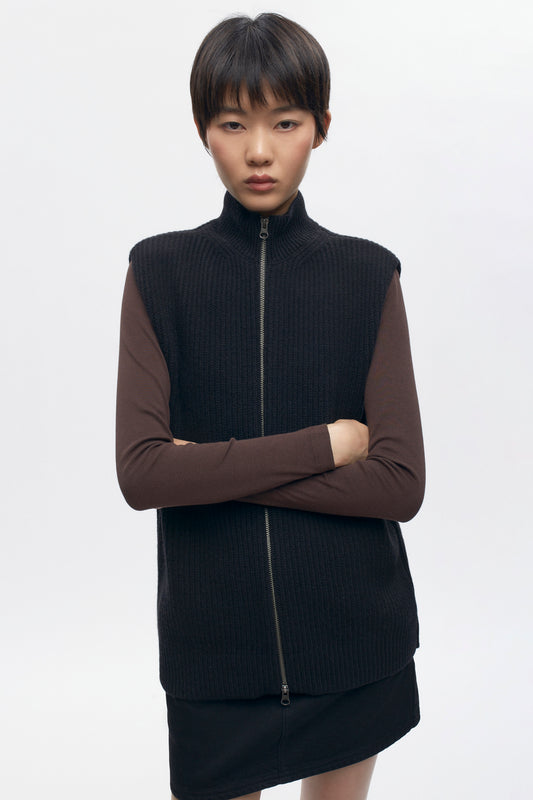 Women's Zip Sweater Vest in Black