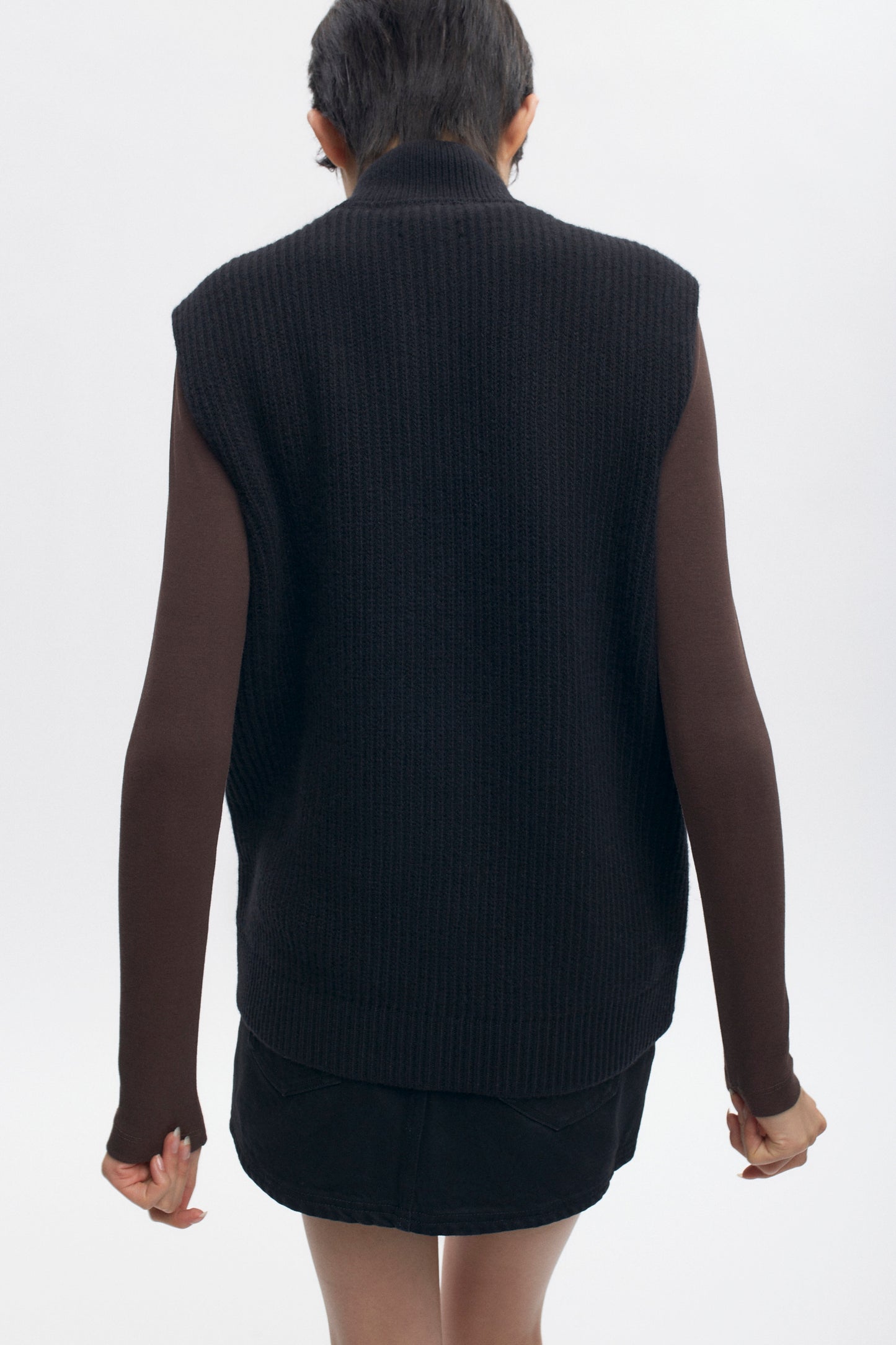 Women's Zip Sweater Vest in Black