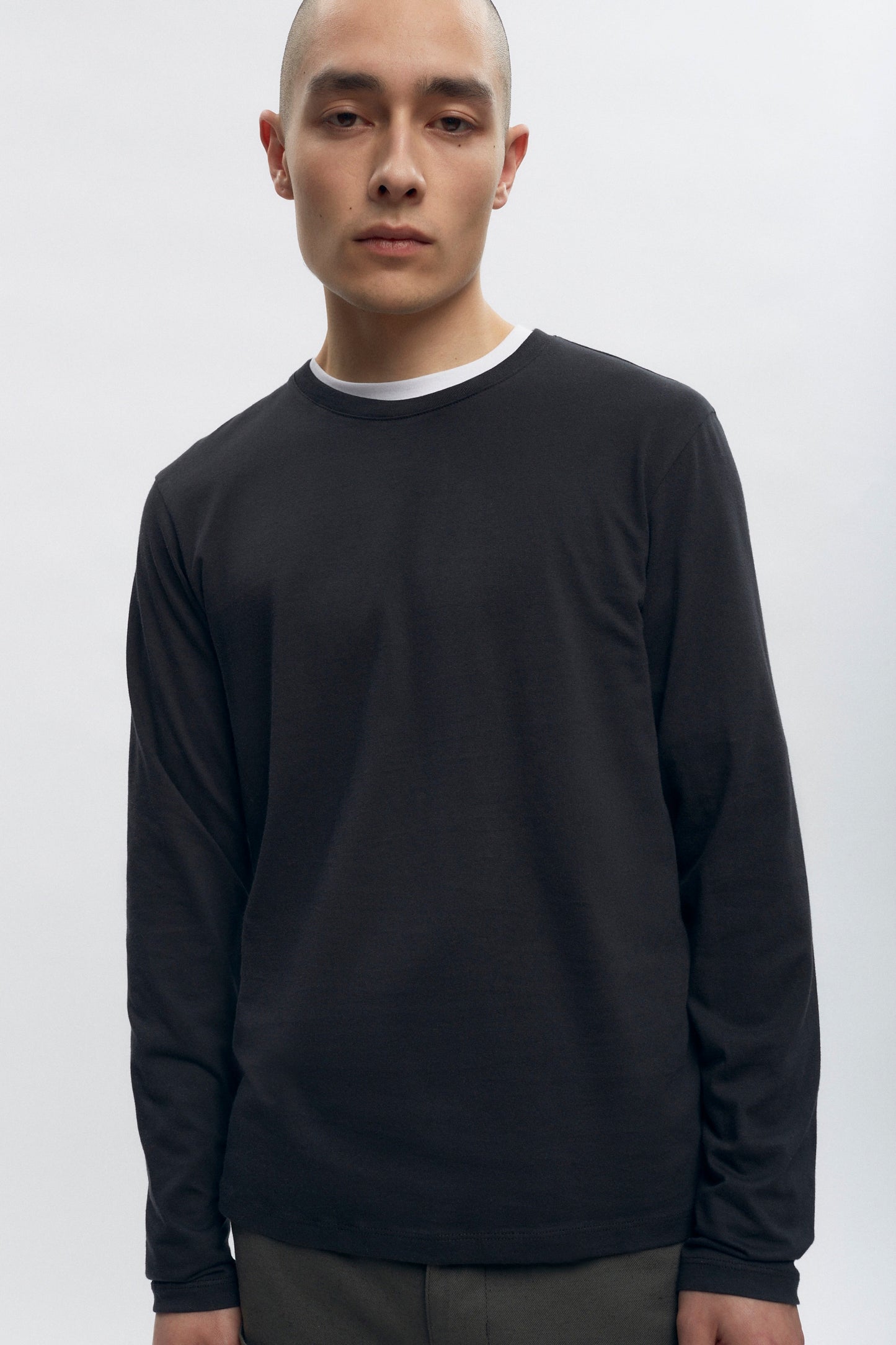 Men's Essential Longsleeve in Black