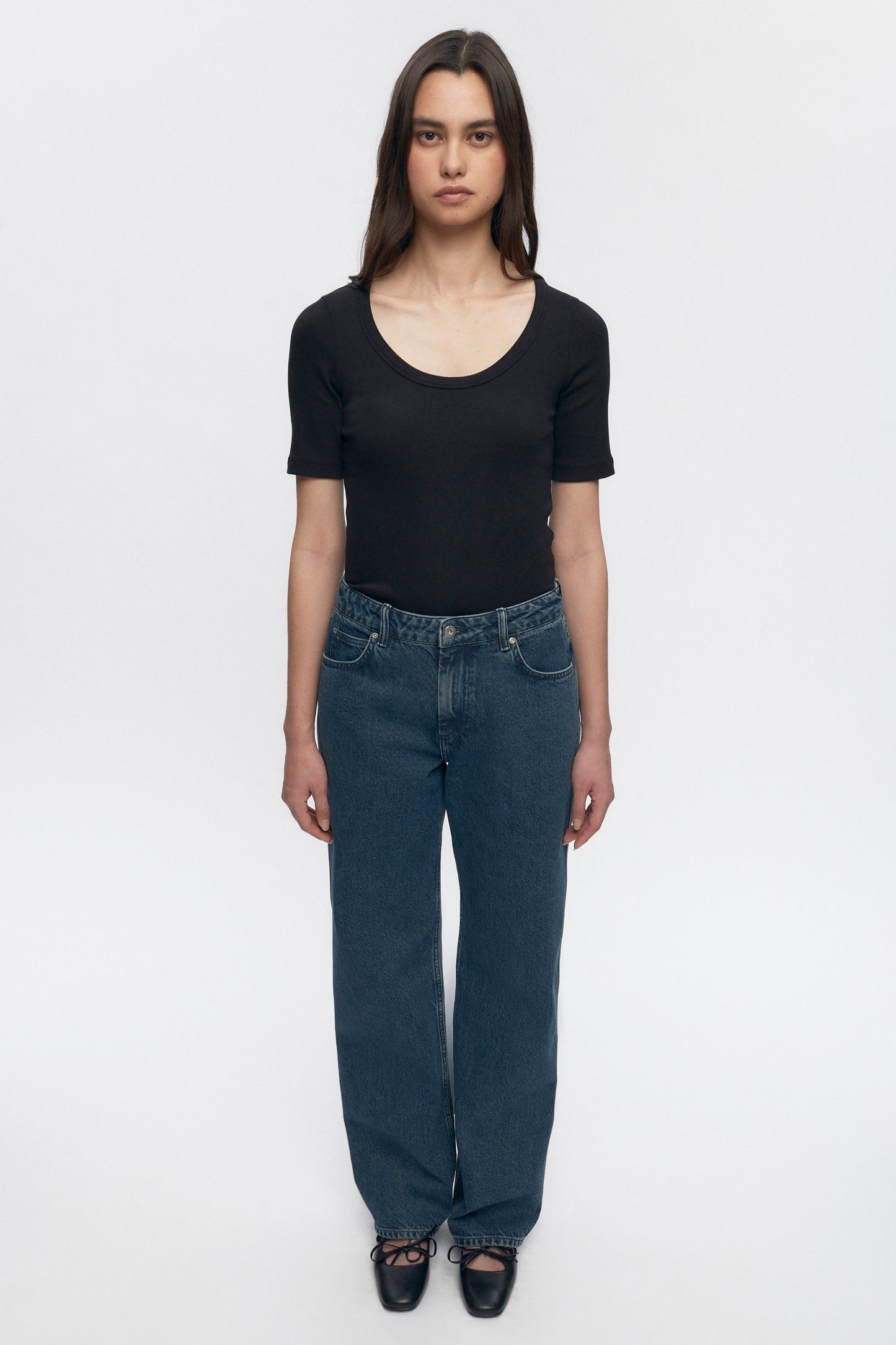 Women's Set Crew in Black