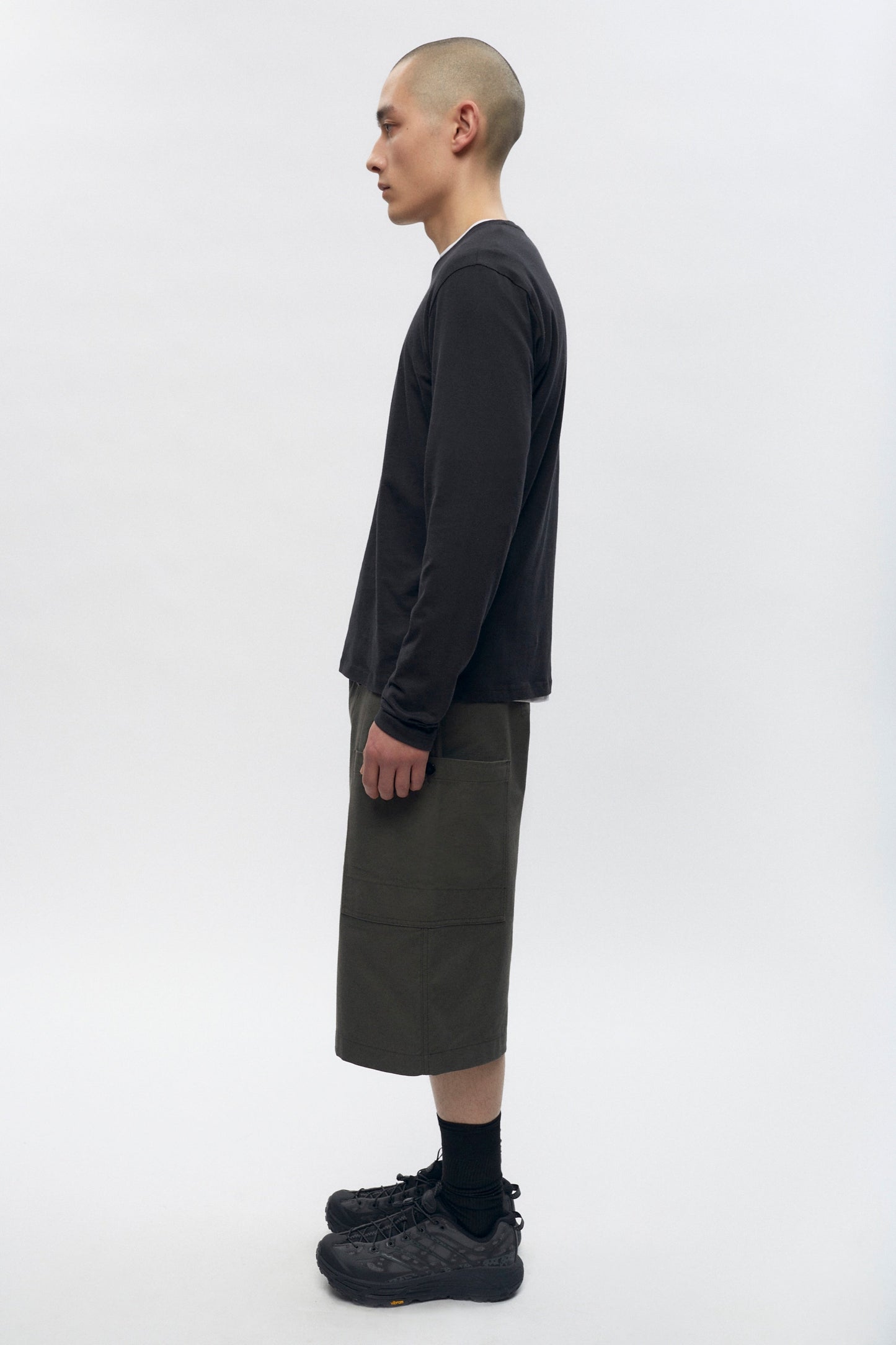 Men's Essential Longsleeve in Black