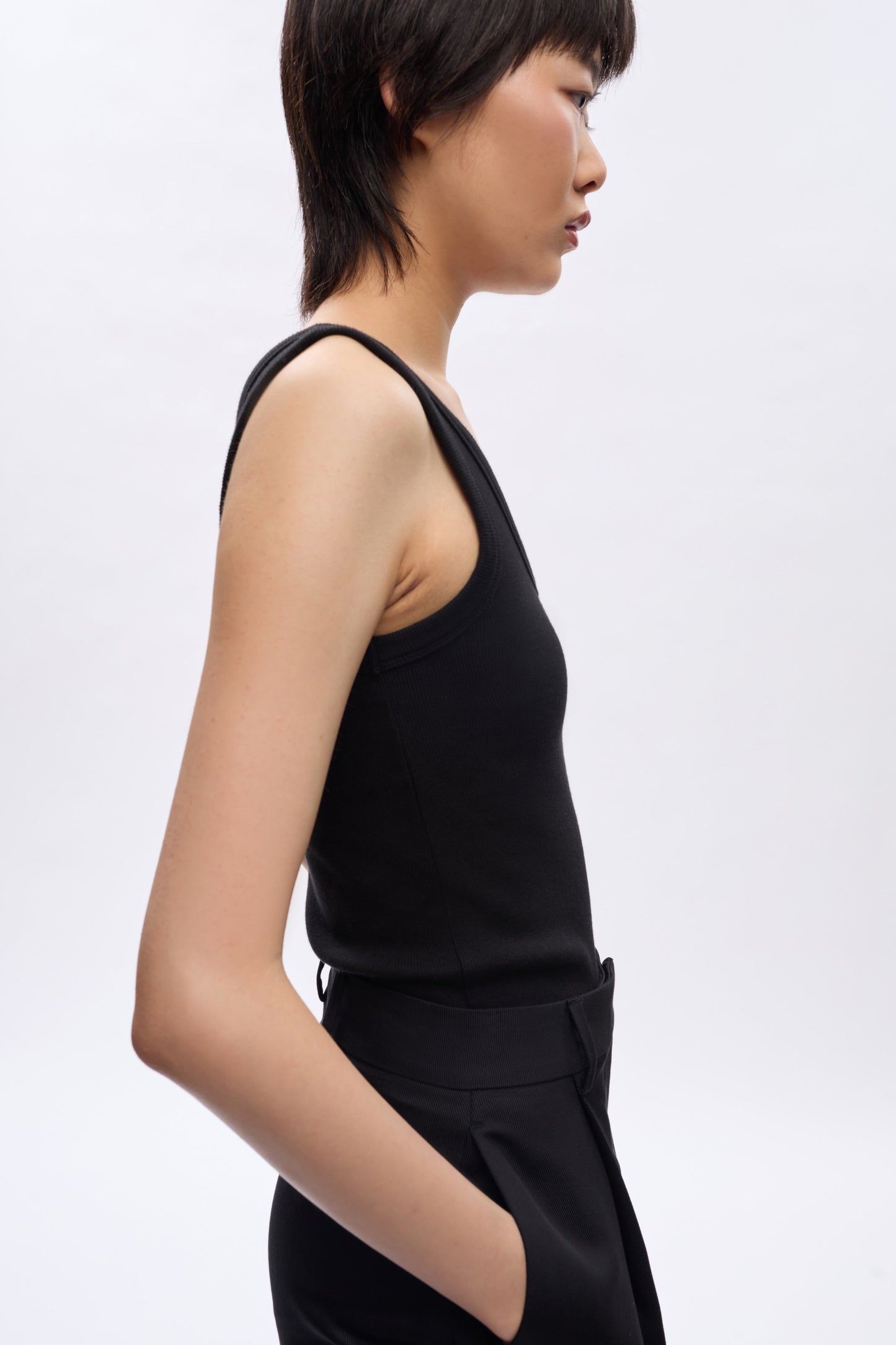 Women's Set Tank in Black